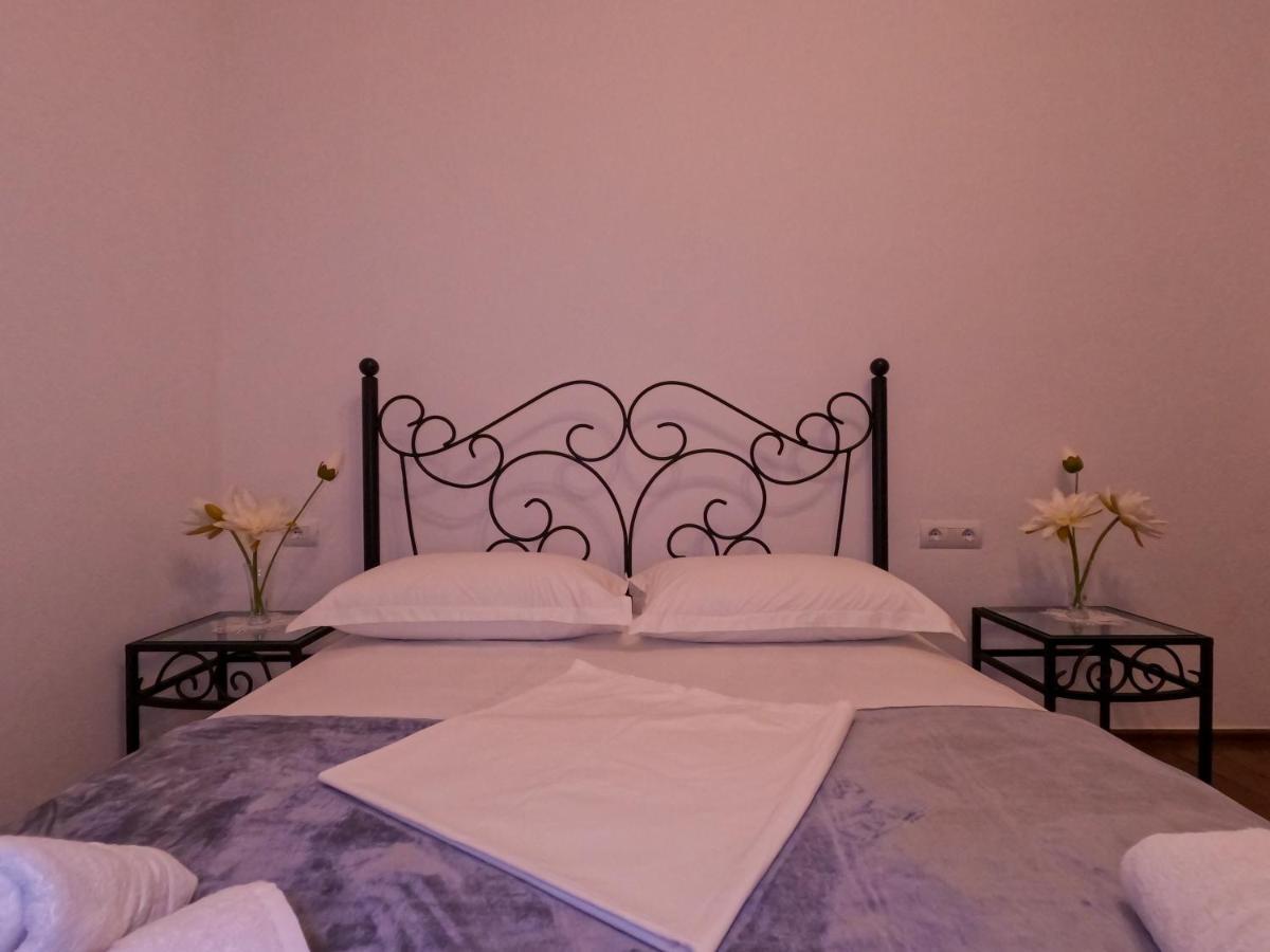 Intown Guesthouse Shkoder Ngoại thất bức ảnh