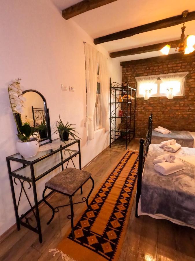 Intown Guesthouse Shkoder Ngoại thất bức ảnh