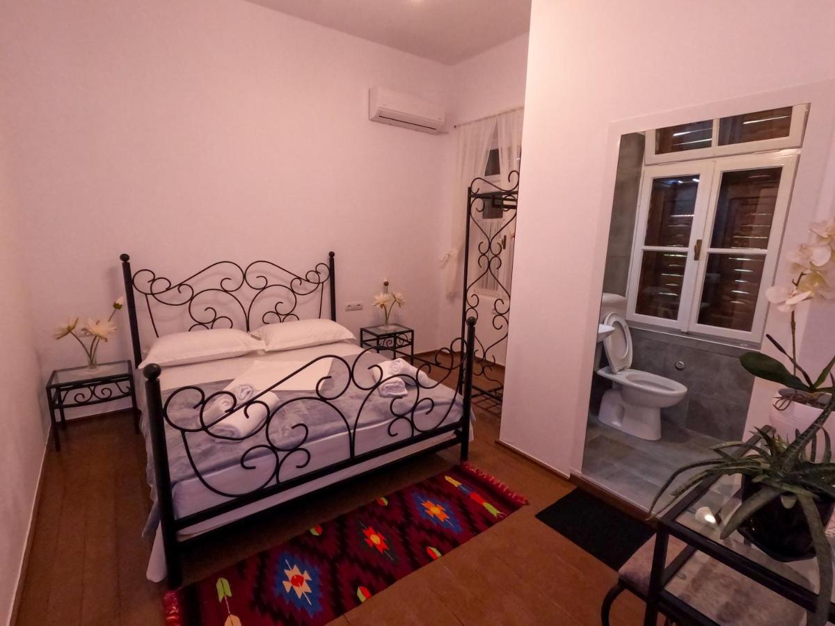Intown Guesthouse Shkoder Ngoại thất bức ảnh