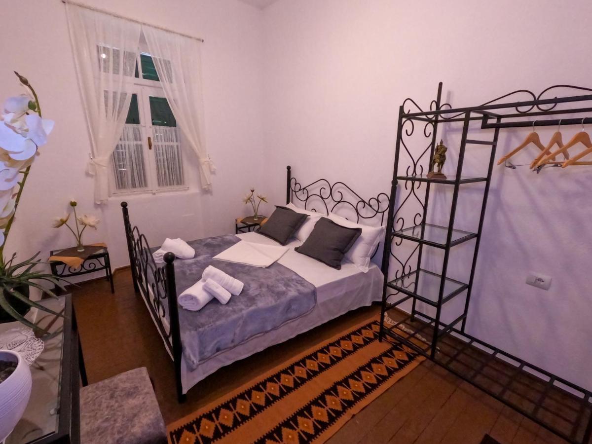 Intown Guesthouse Shkoder Ngoại thất bức ảnh