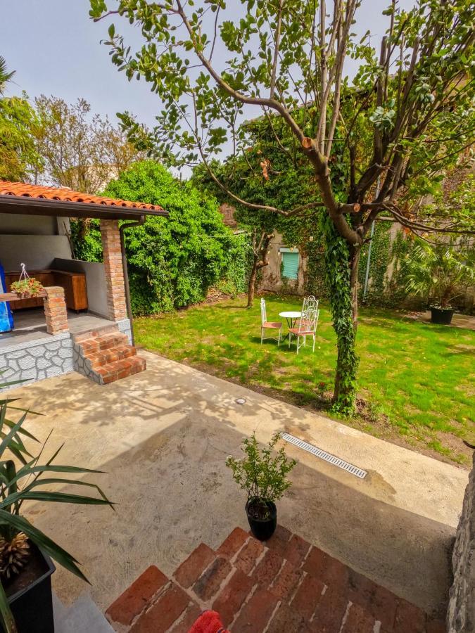 Intown Guesthouse Shkoder Ngoại thất bức ảnh
