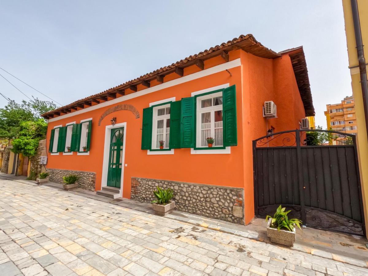 Intown Guesthouse Shkoder Ngoại thất bức ảnh