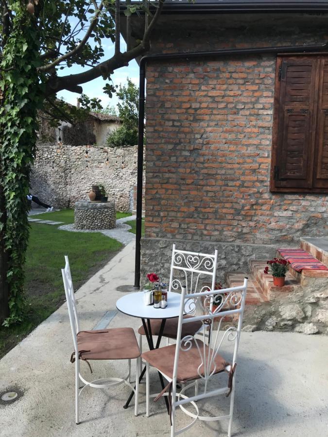 Intown Guesthouse Shkoder Ngoại thất bức ảnh