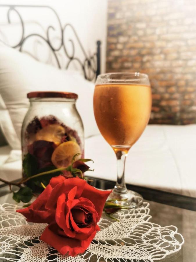 Intown Guesthouse Shkoder Ngoại thất bức ảnh