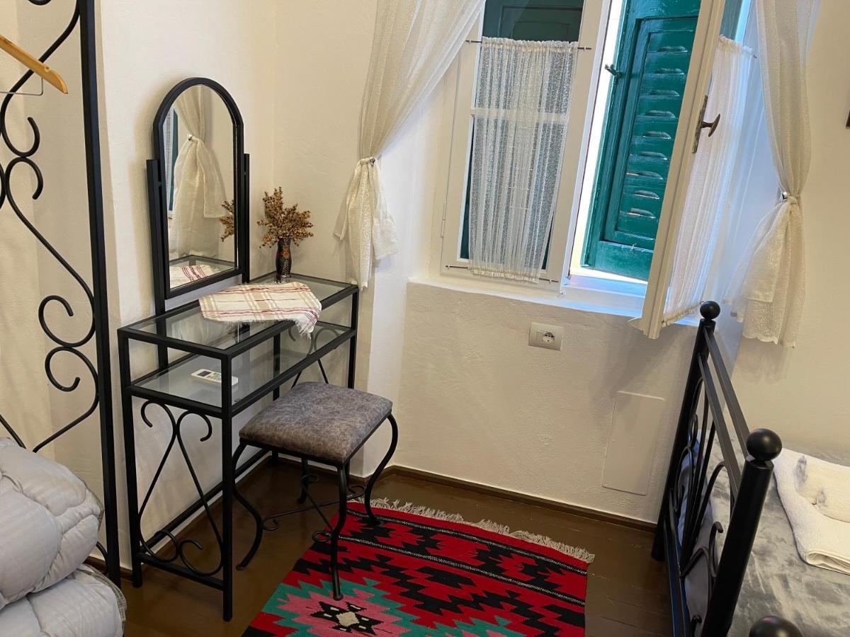 Intown Guesthouse Shkoder Ngoại thất bức ảnh