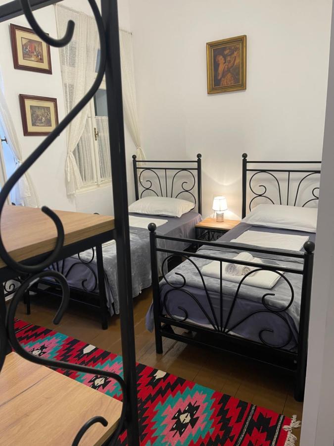 Intown Guesthouse Shkoder Ngoại thất bức ảnh